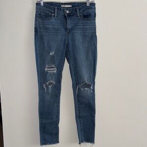 Womens Ripped Levi Jeans